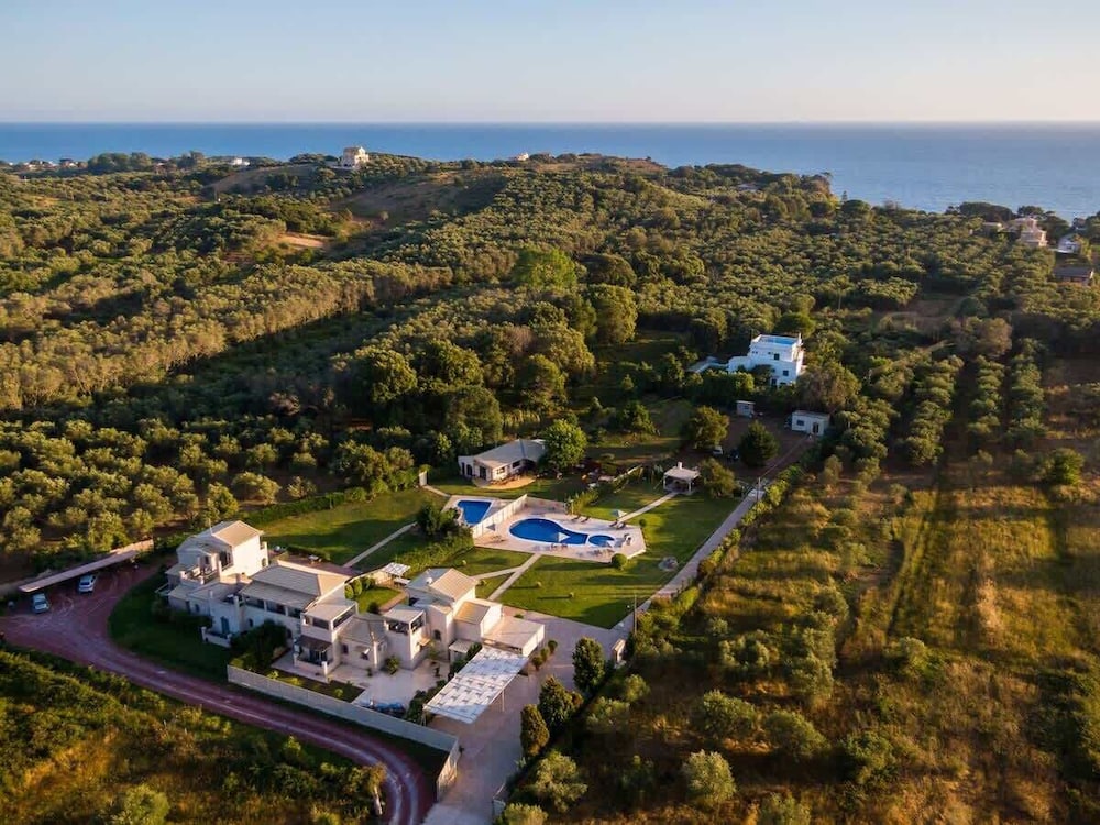 Corfu Villa Liostasi - Gaia Poolside Retreat