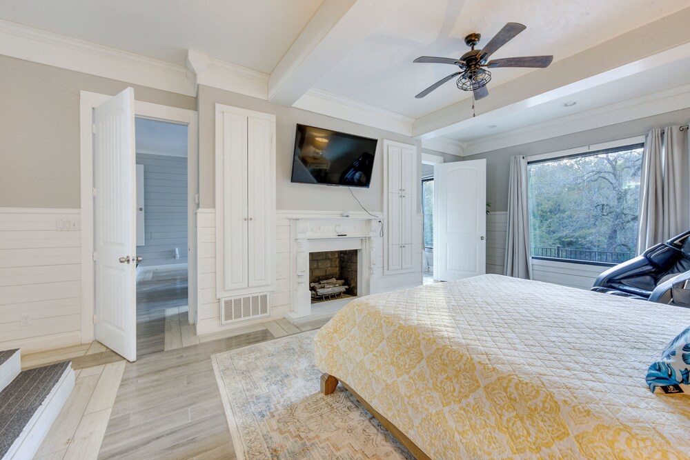 Game Room, Trails! 30-acre Lakefront Streetman Gem