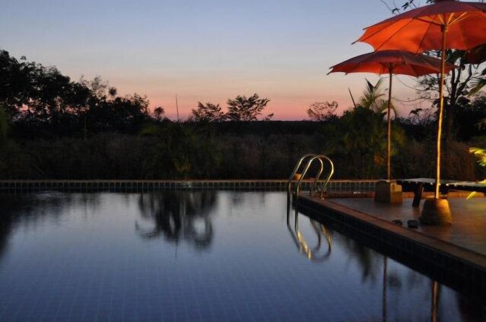 Bamboo Hideaway Resort