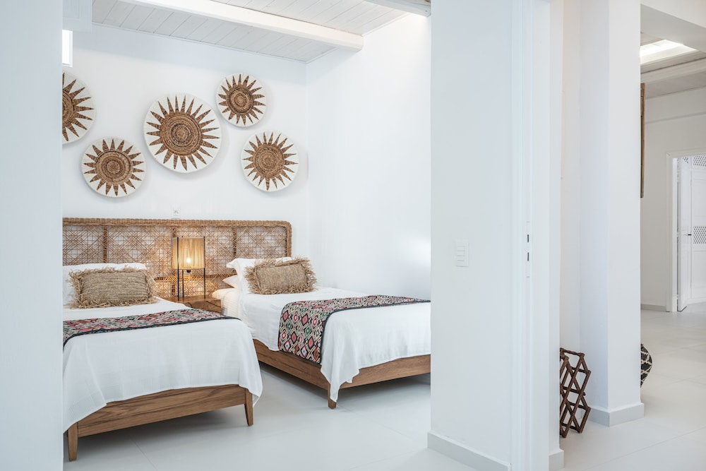 Oia Sunset Villas
