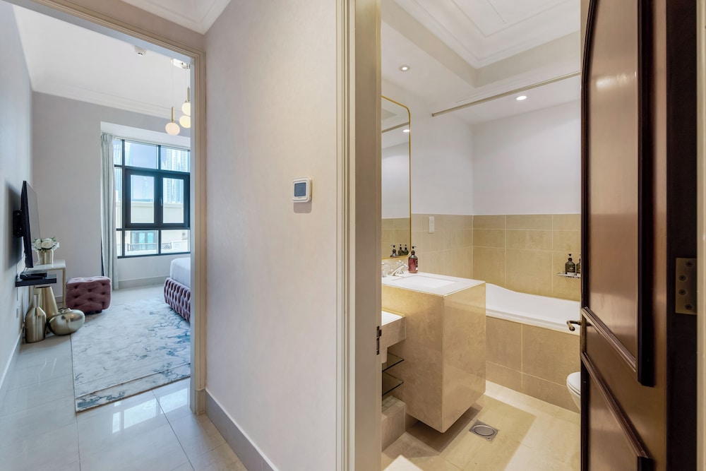 Durrani Homes - Luxe Living at Souk Al Bahar with Burj Khalifa and partial Fountain view