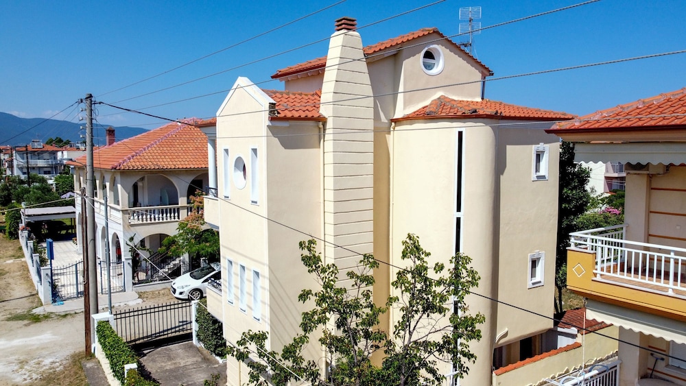 Prime Luxury Villa Beach Front