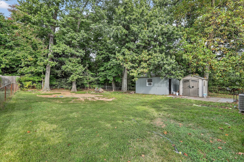 Spacious Getaway Near Dc & Potomac River 3 Bedroom Home