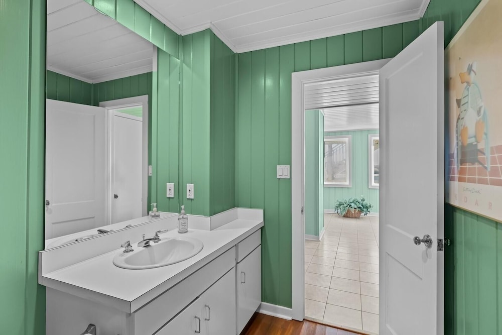 Taylor Cottage 5 Bedroom Home