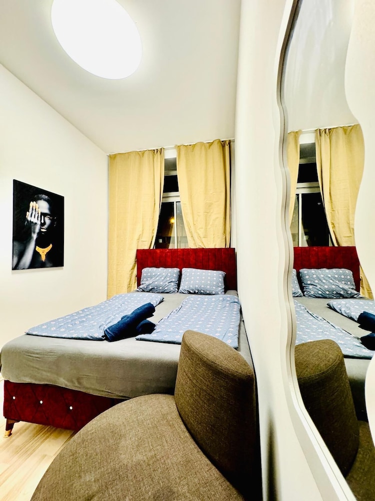 4BR Stay for 8 Near FAC Stadium
