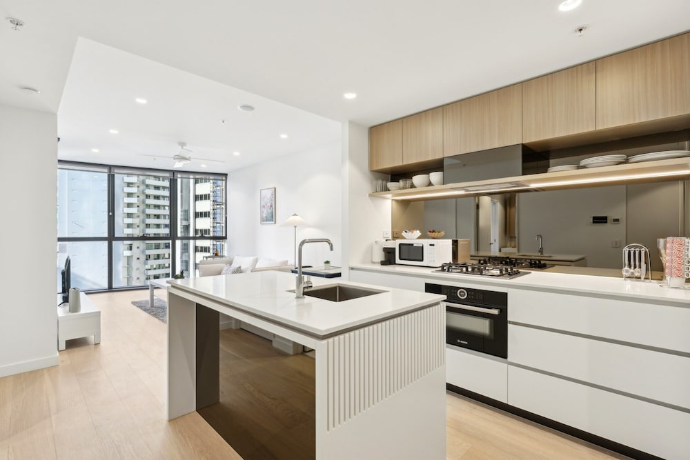 Brisbane 1BR With Pool, Spa, Sauna and Balcony