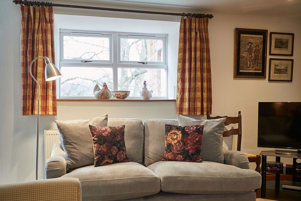 Host Stay Dairy Cottage view 5