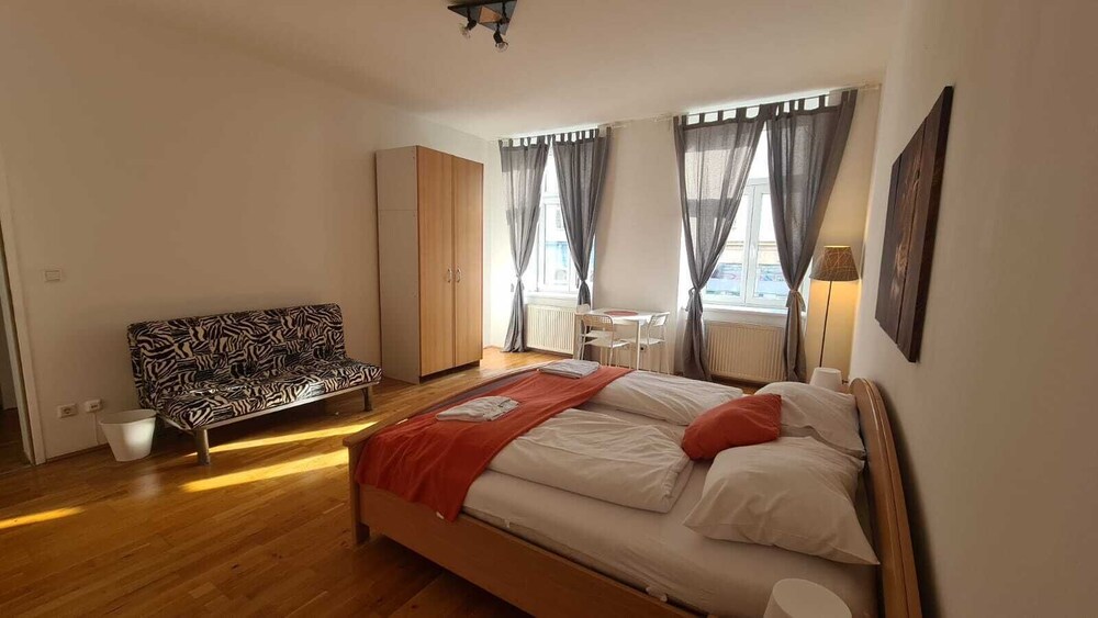Comfortable 3BR Apartment Belvedere Area