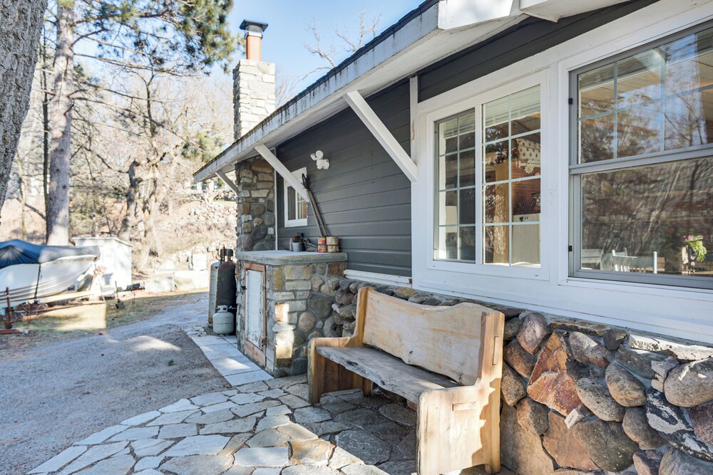 4 Mi to Main Street: Riverfront Minnesota Cabin