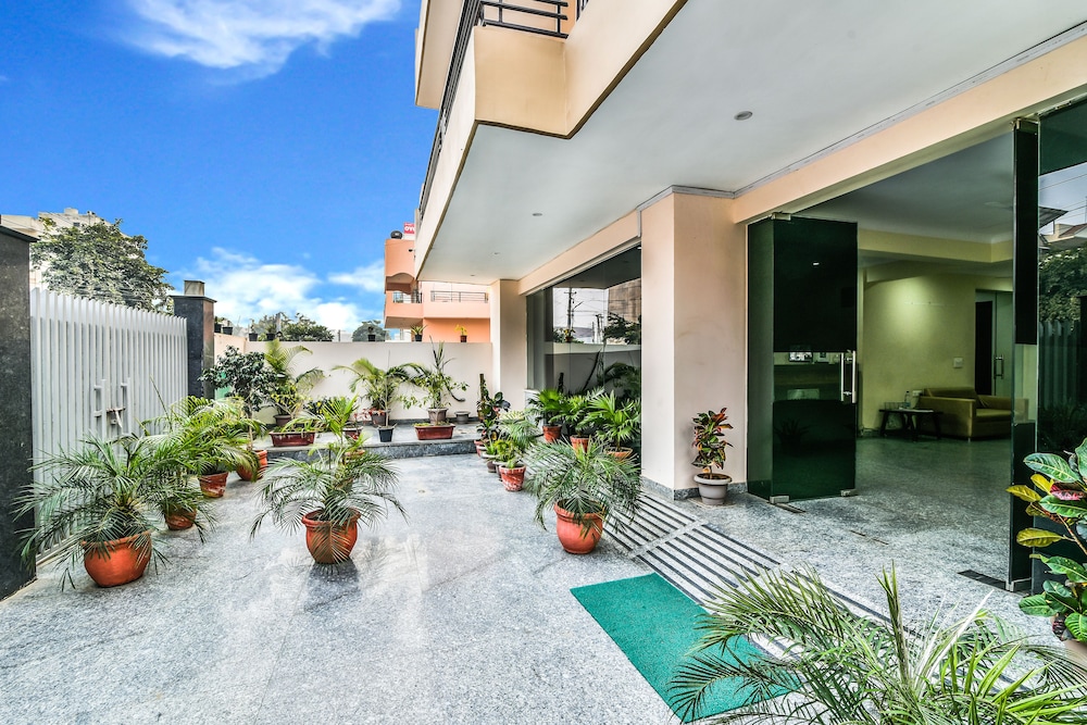 FabHotel Tavishk