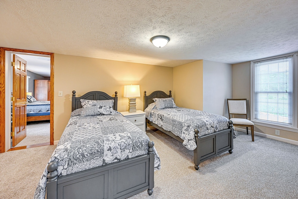 Rural & Private Dover Retreat: Close to Wineries!