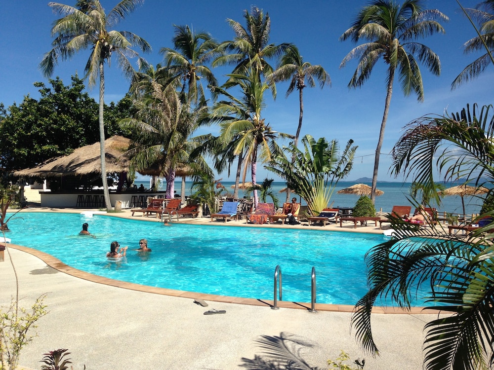 The Beach Village - Hostel