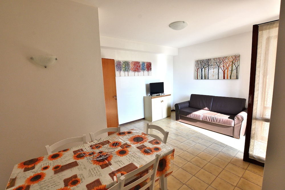 Apartment Rosa Bourbon With Pool en Lazise