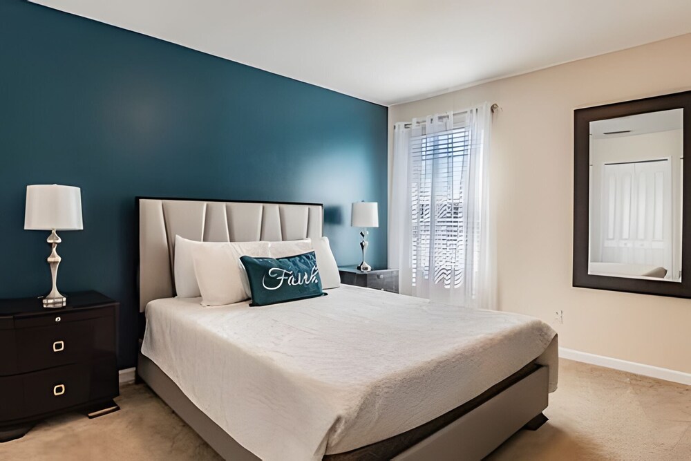 Solterra 6br, 4 Ensuites, Pool & Game Room
