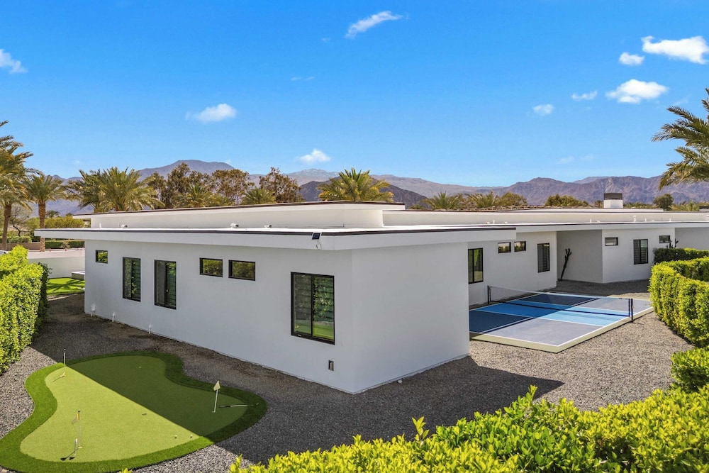 Sleeps 23 Luxury Villa w/ Pool, Hot Tub & Pickleball Court Bravo Villa 10