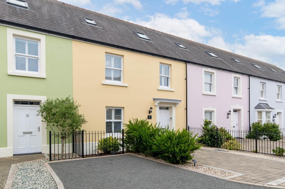 Cottage Mews - 3 Bedroom Cottage - Tenby