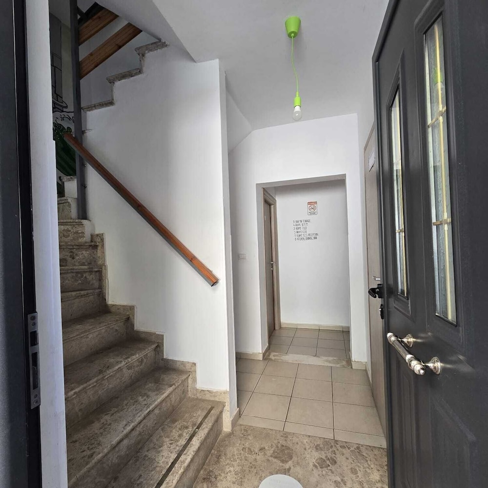 Lazy Roo Hostel Saranda