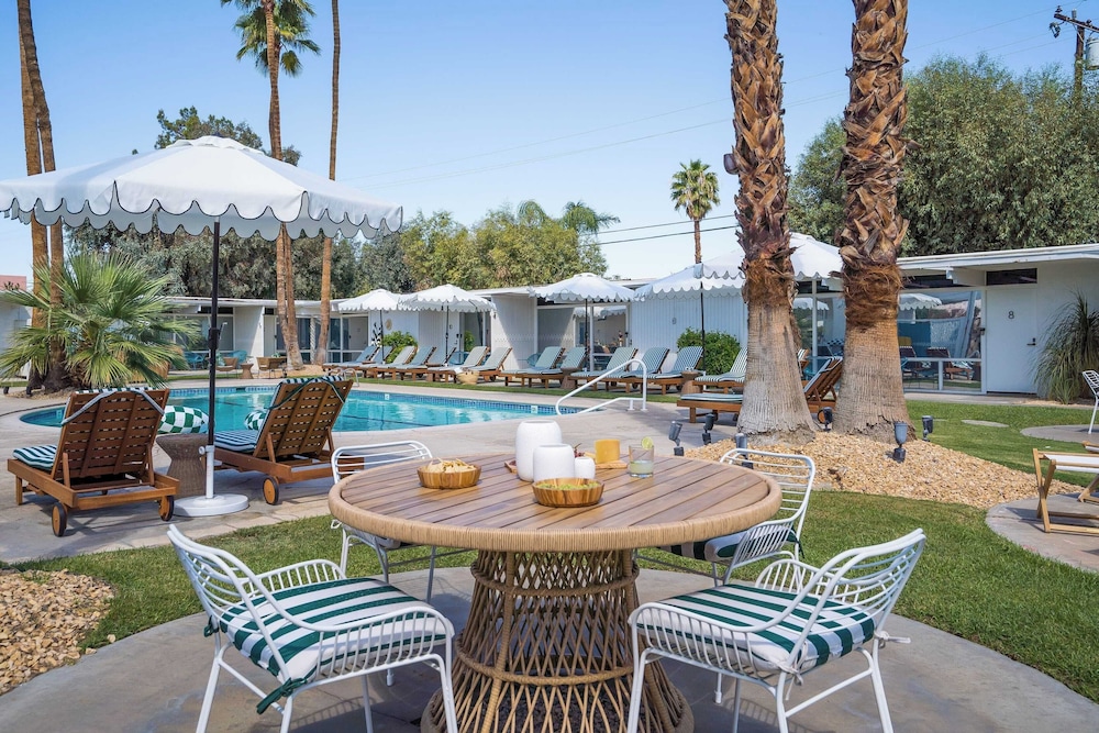 The Monkey Tree Hotel Buyout by Avantstay Entire Hotel Buyout! Funky Rooms w/ Modern Amenities!