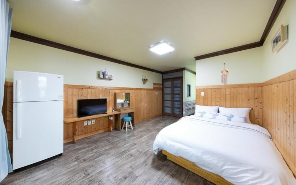 Geojedo Iris Pension view 5