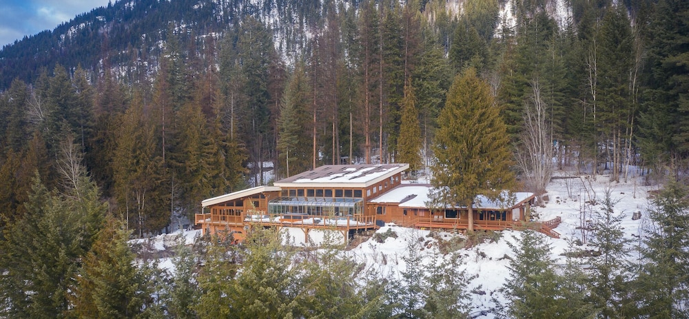 New Denver Lodge 35