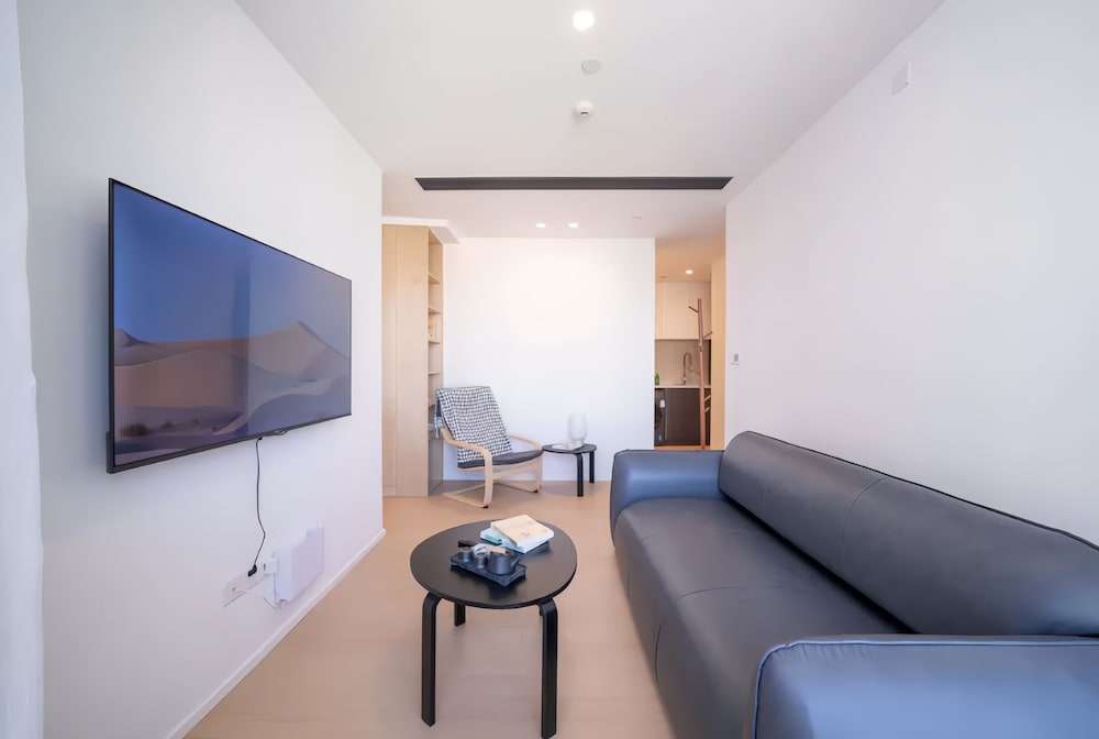Shanghai Hills & Fan Stay