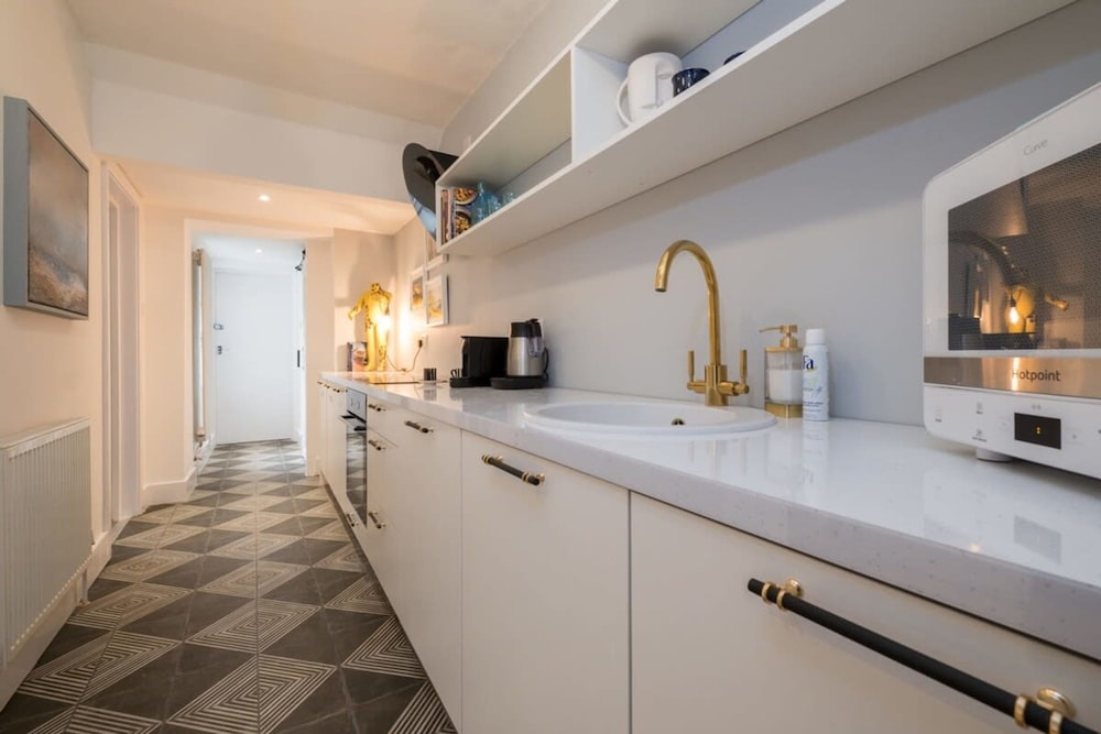 Host Stay Bedford Place Hideaway view 5