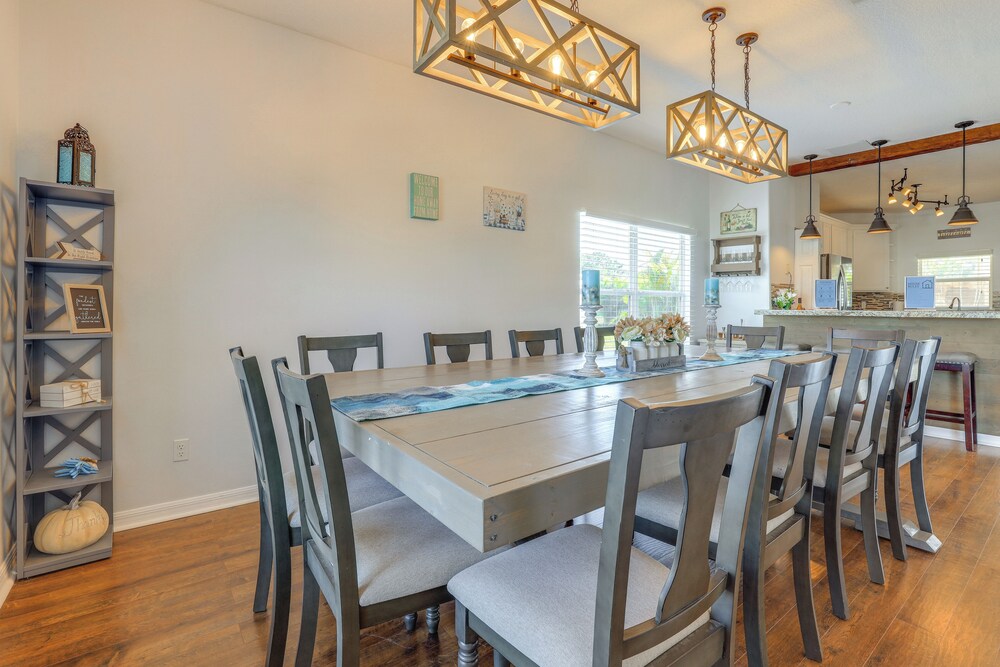 Pool & Spa: Spacious Port St Lucie Villa!