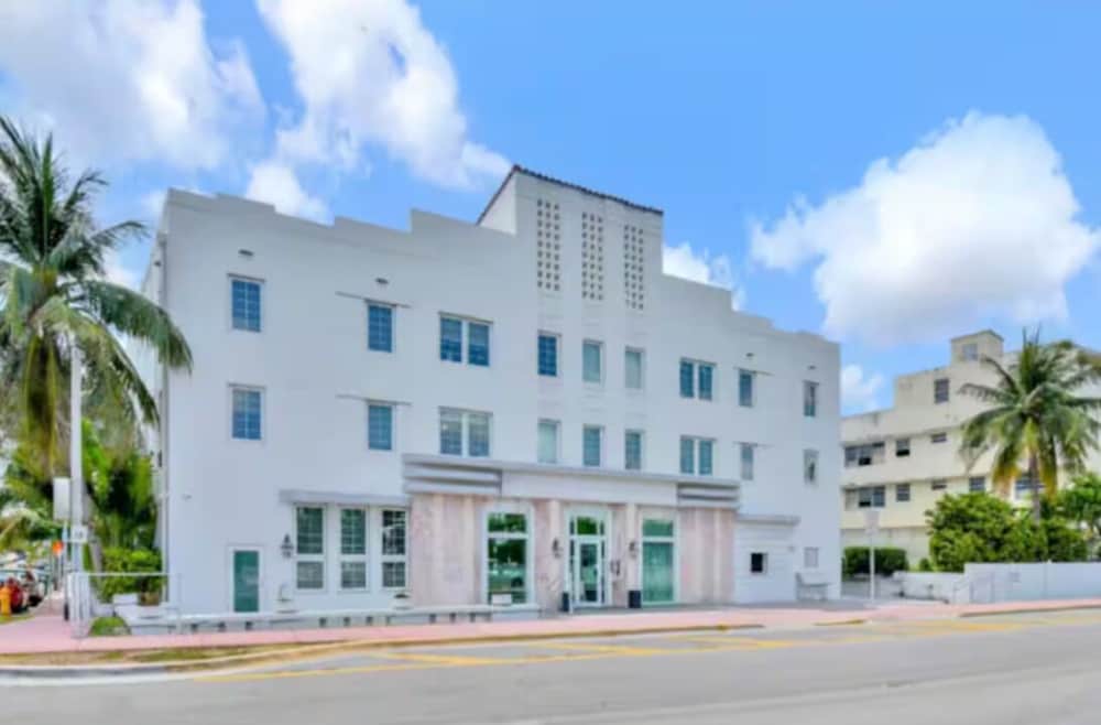 Sea Breeze Retreat Miami Beach Studio