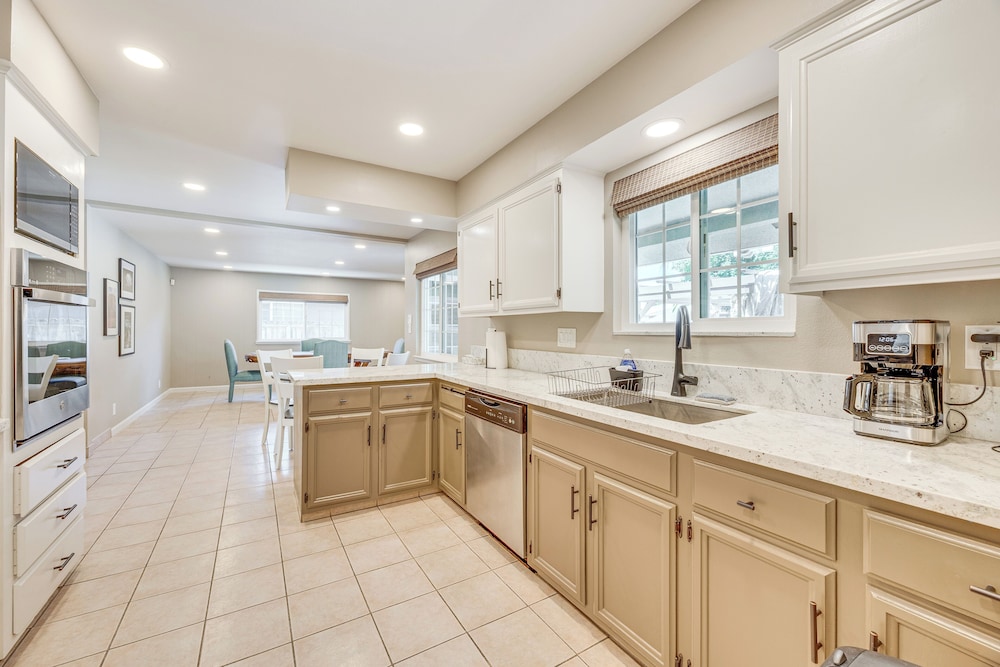 Shop, Hike & Explore: Fresno Home w/ Private Pool!