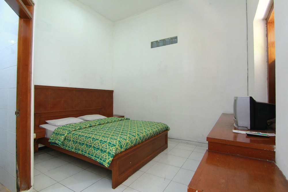 Hotel Limaran 1 view 2