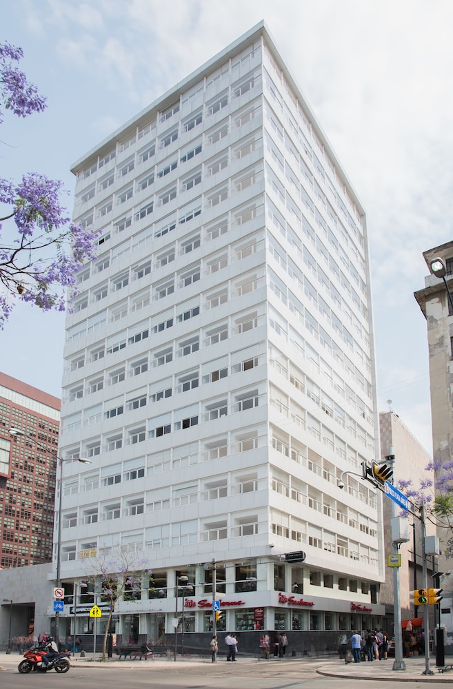 Alameda Downtown Apartment 404