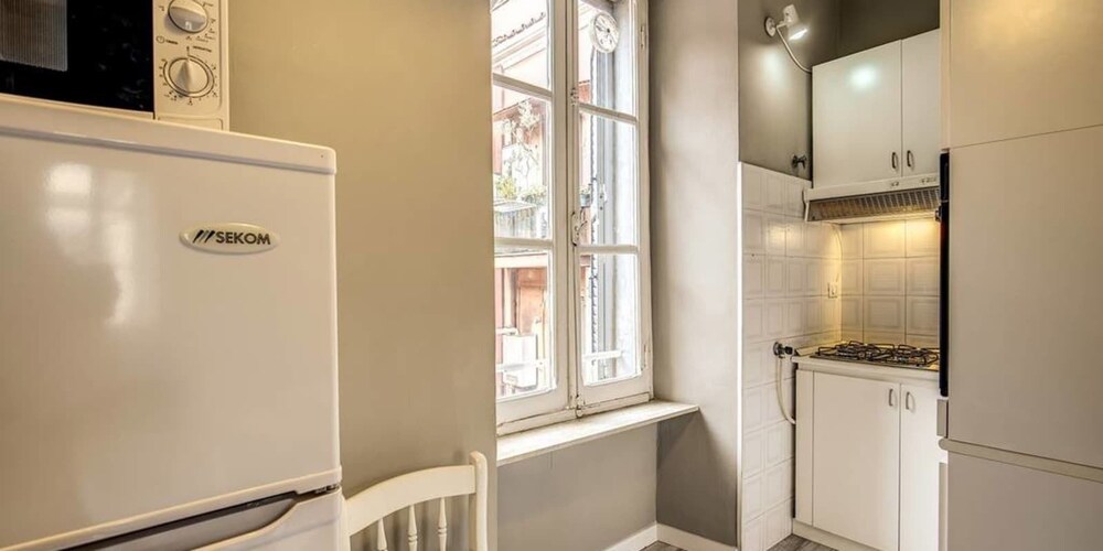 Colosseo 2 Bedroom Walking Distance