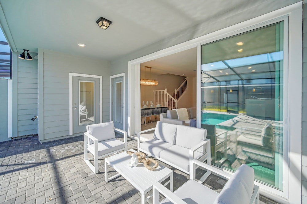 Stylish 5BR Home With Mickey Cars Rooms