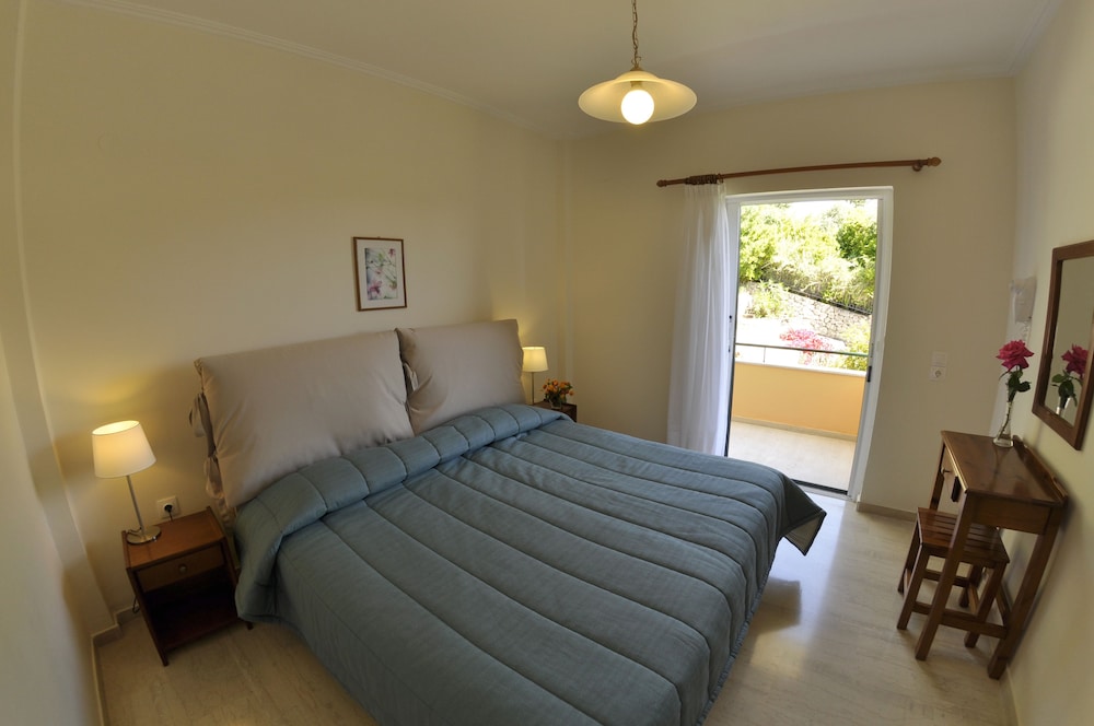 Pelagos Apartments photo 2