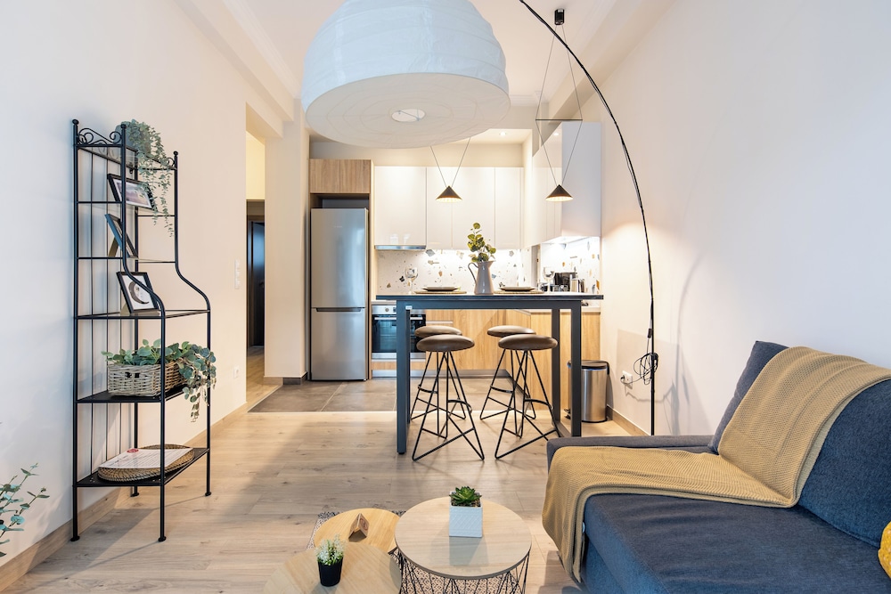 The Beatles 2-BR Apartment in Athens
