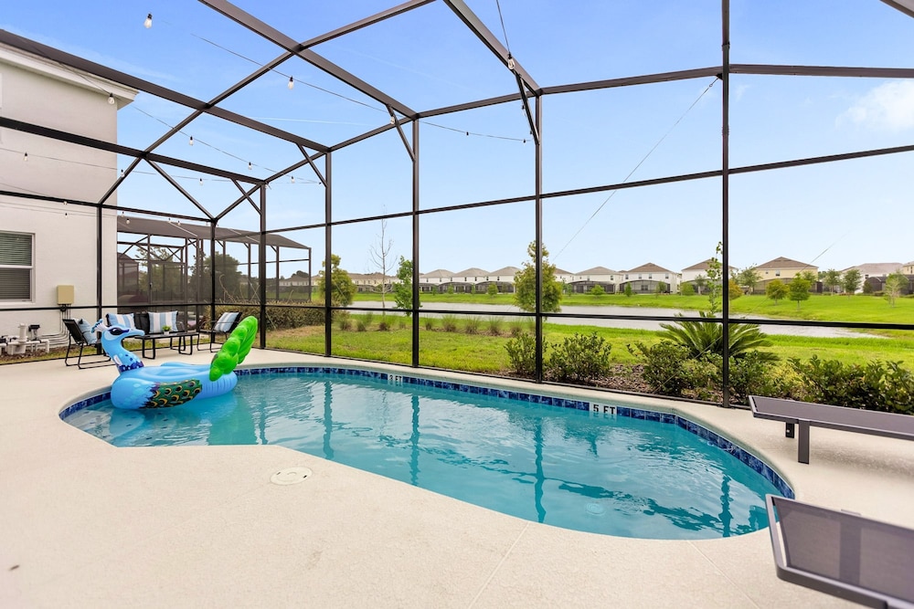 Upstay - Karaoke Casa w Pool Theatre BBQ Games view 2