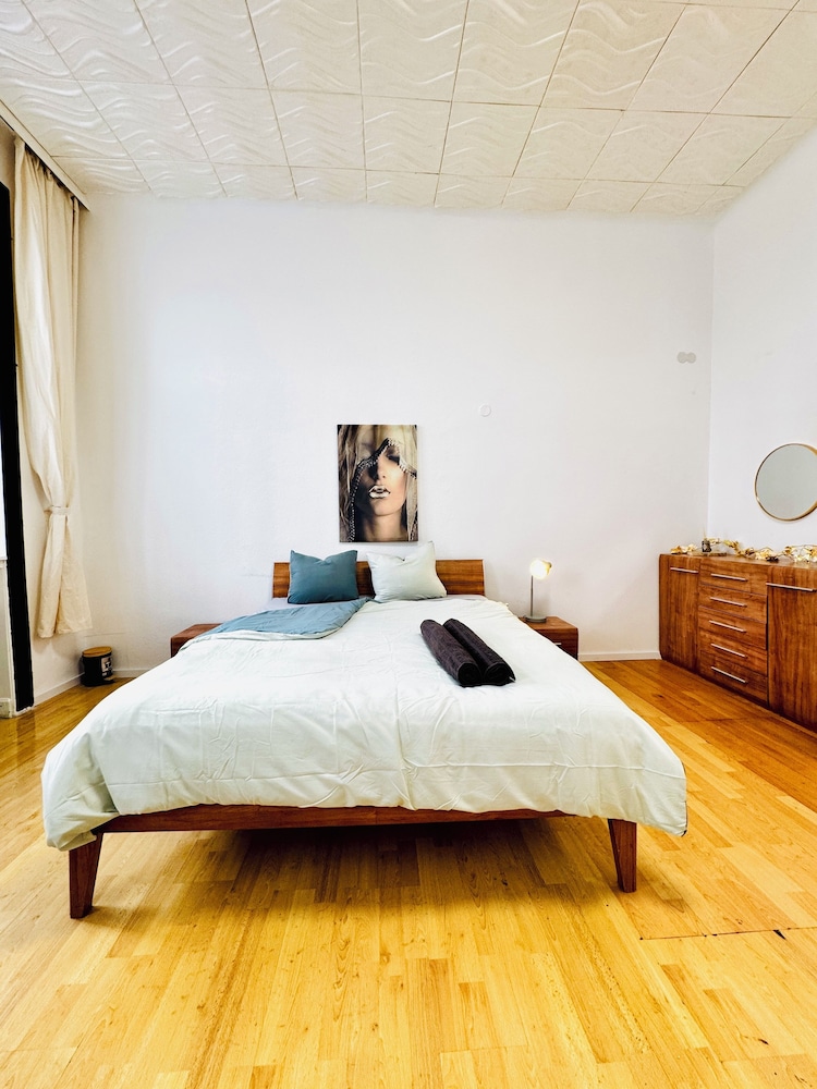 Cozy 2 Room Stay for 5 Near Stadthalle