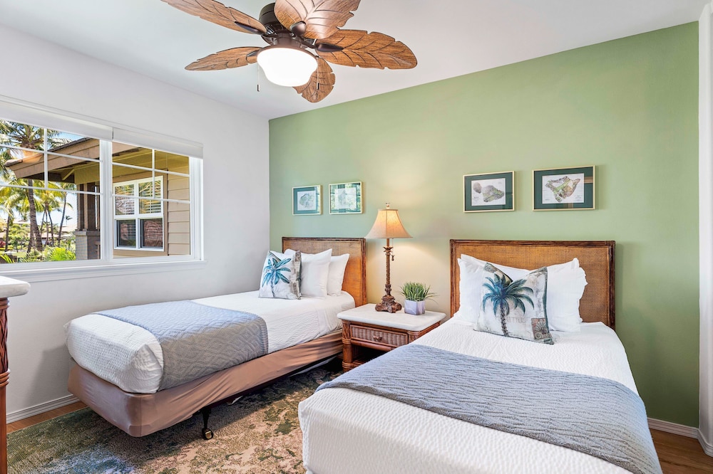Spacious Corner Unit - Central AC - Vrkcv