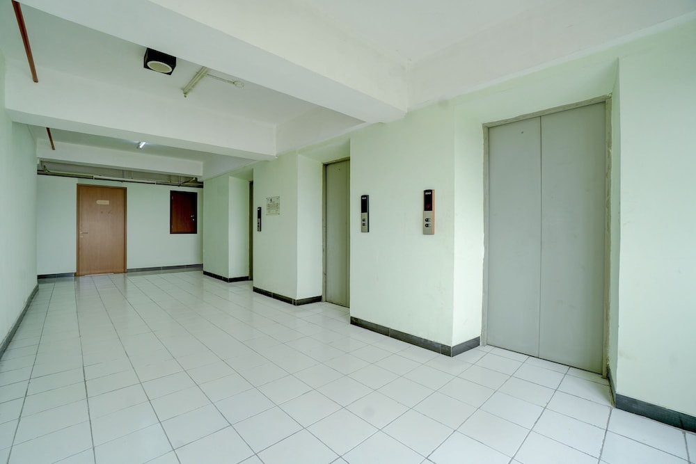 OYO 95090 Elzirooms Gunung Putri