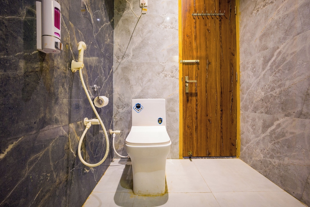 Versace Farms 5 BHK With Pvt Pool