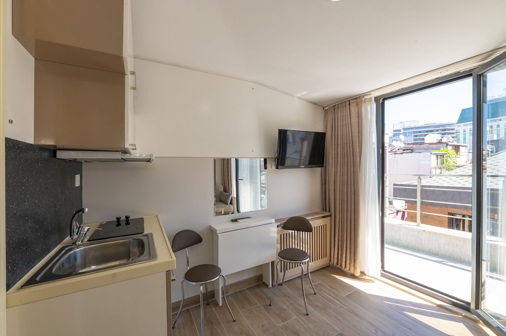 Taksim Peri Suit - Image 76