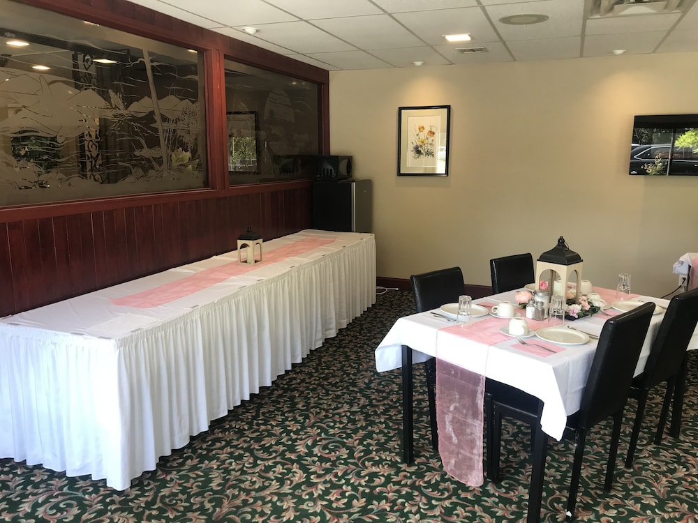 Airport Inn