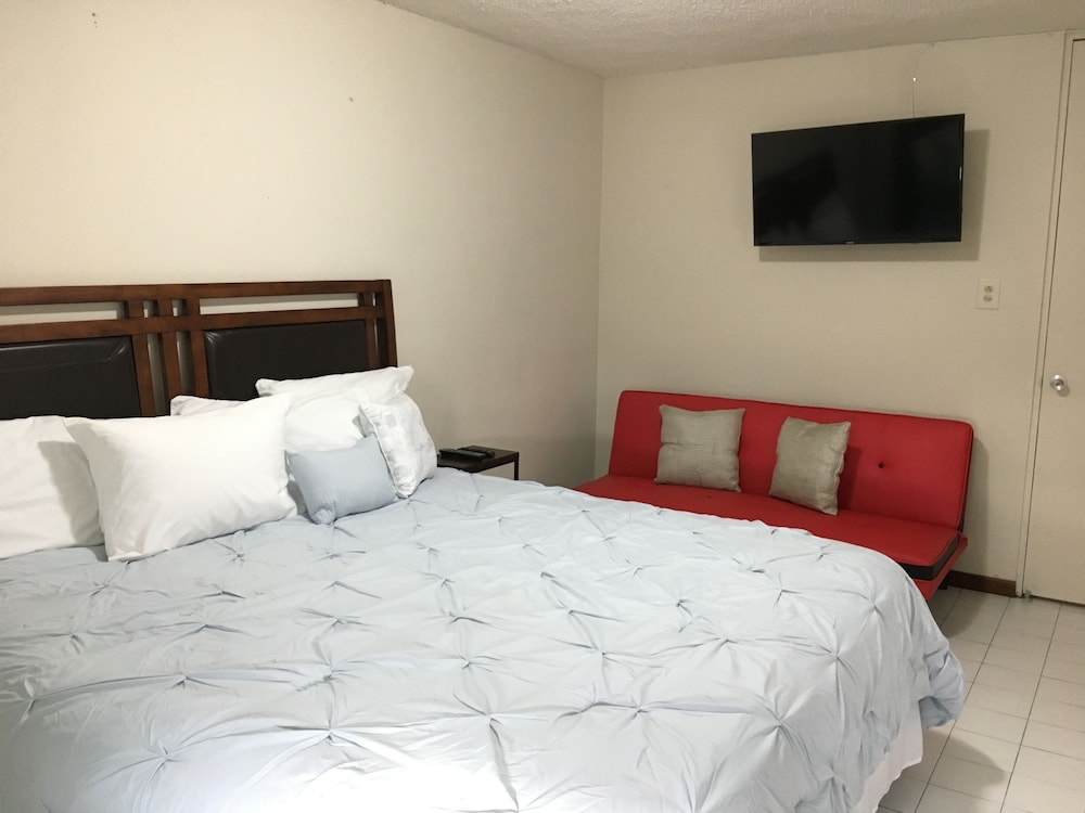 Delmonico PH Apartment