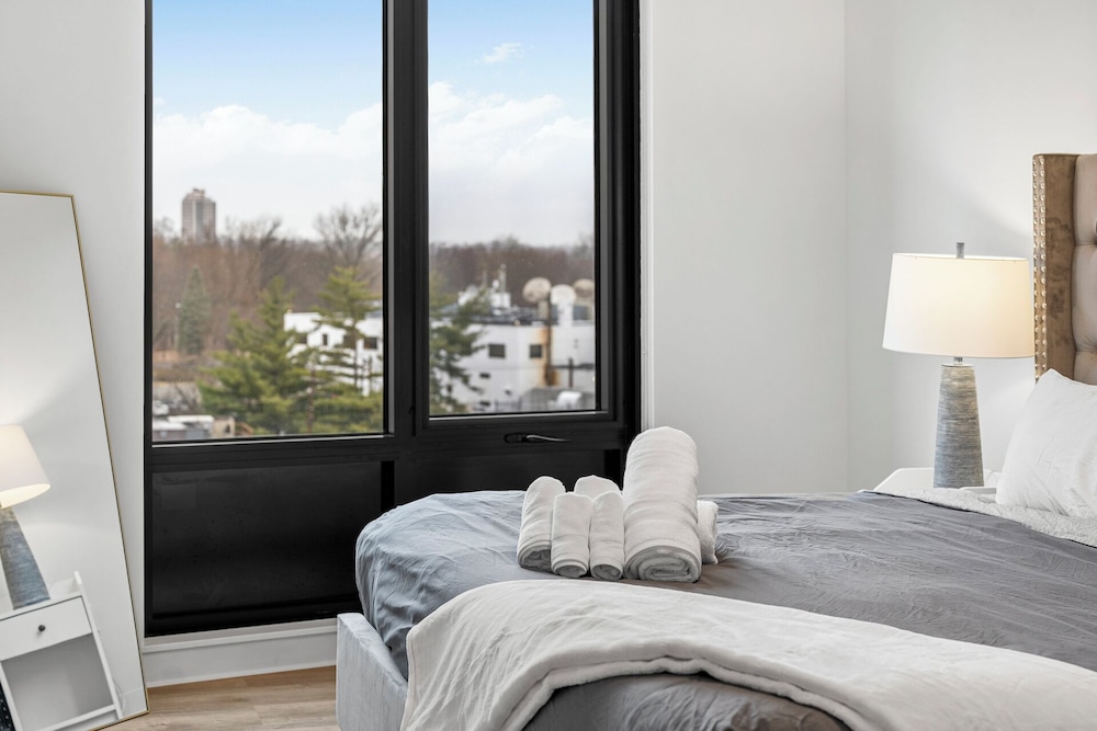 Furnished Apts near Harvard Stadium