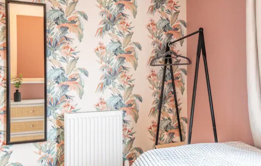 Charming Whitehurst Drive Nest in Manchester