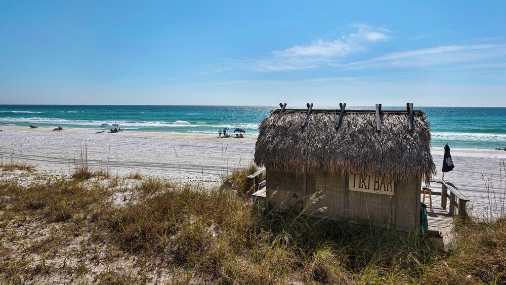 Sleeps 8 w/ Resort Pools, Tennis, Golf & Beach Access + Attraction Tickets!