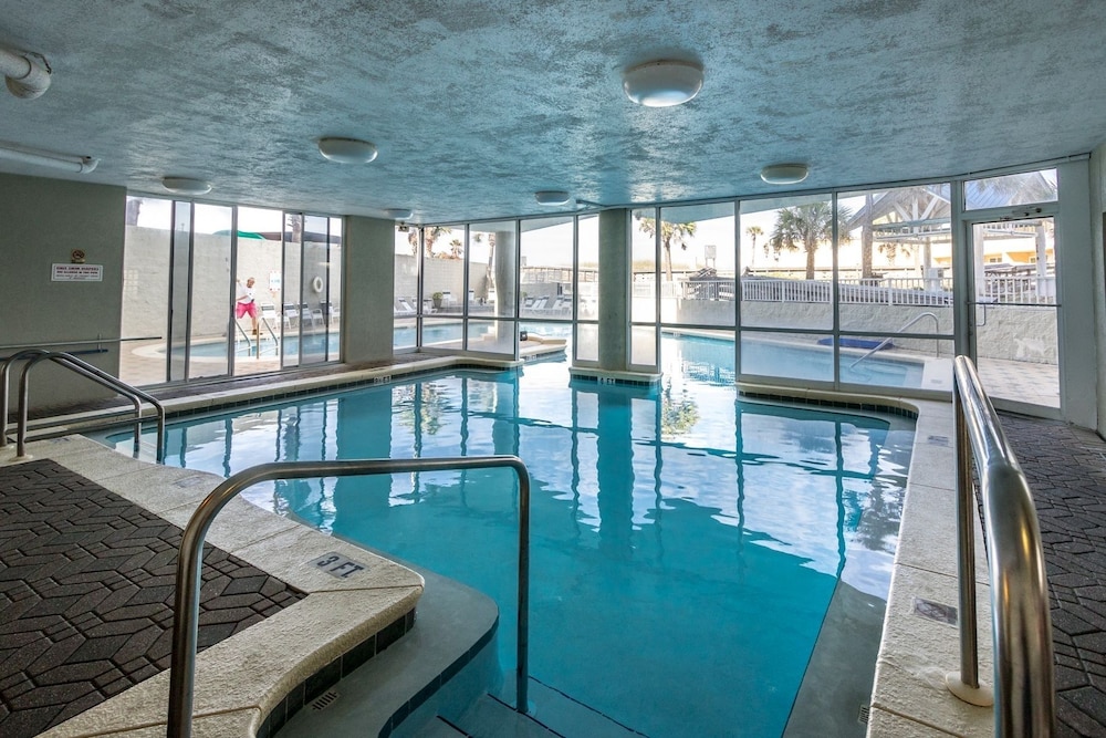 Seacrest 501AB is a Gulf Front 3 BR on Okaloosa Island by RedAwning view 3