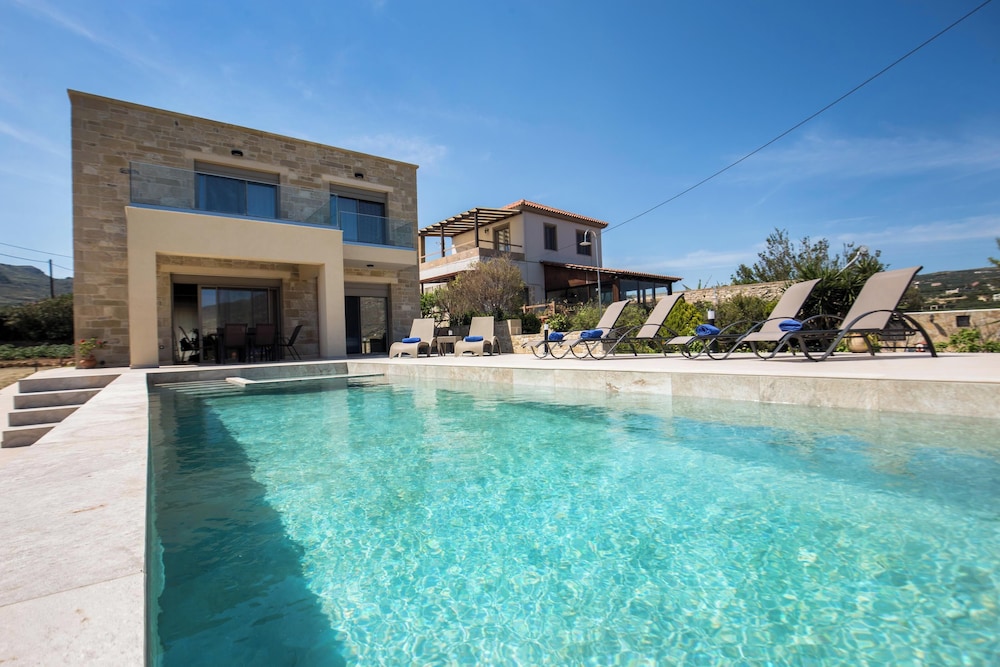 Amfitriti Villa