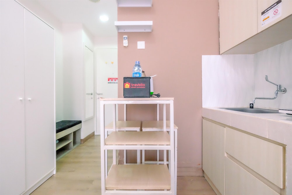 Cool and Warm Studio at Sentul Tower Apartment