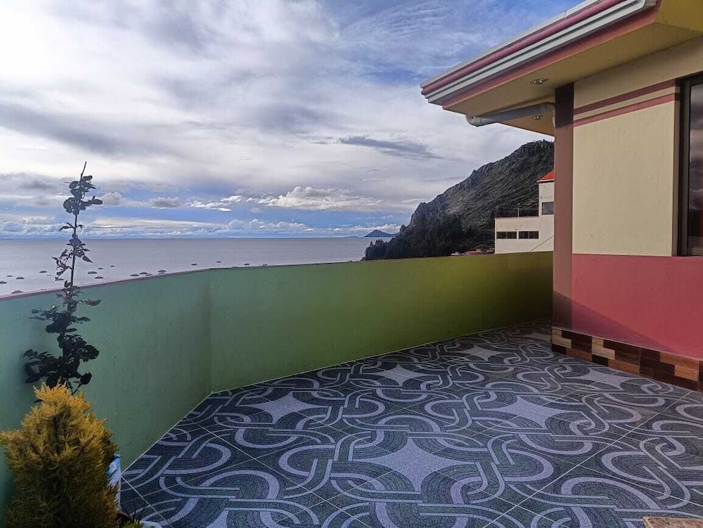 Nexus Mirasol Backpackers